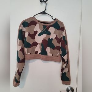 Balance Cropped Camo Crew